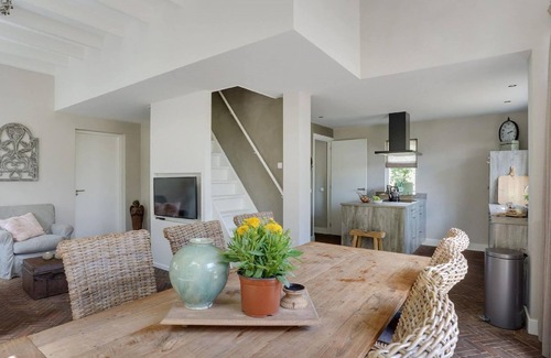 Uden Cottage | Holiday Home With a Terrace at Bedafse Bergen