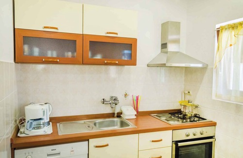 Pula House | Holiday home with air conditioning and barbecue terrace