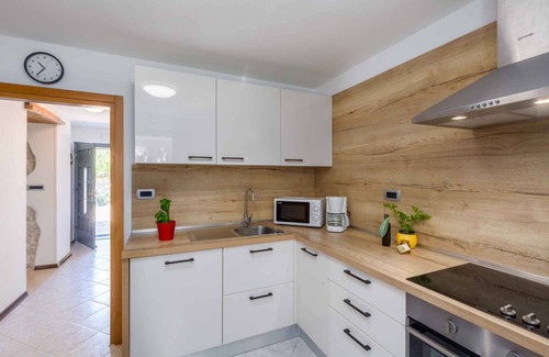 Dracevac House | Holiday home with Jacuzzi in Porec
