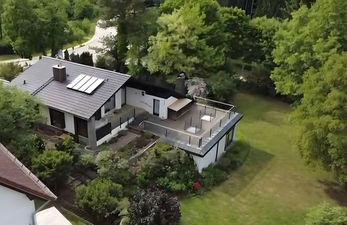 Burgthann House | Holiday Home 'With Swimming Hall' with Private Terrace, Private Garden and Wi-Fi