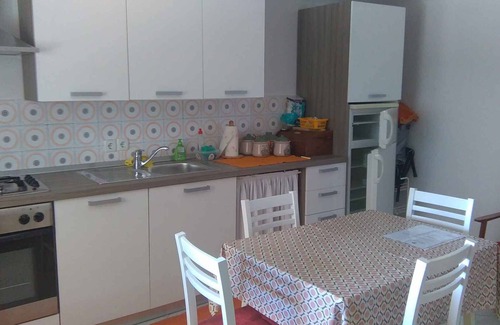 Lopar House | Holiday home with terrace and barbecue