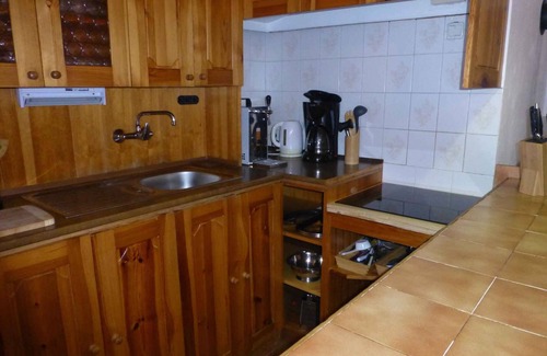 Josefov Dul House | Holiday home with wood-burning fireplace situated on a slope