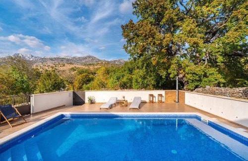 Obrovac House | Holiday Home Zaton with Pool near River Canyon