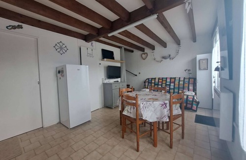 Portiragnes-Plage House | Holiday house, 2 bedrooms,4 people, airco in living room, at only 300m from the beach of.