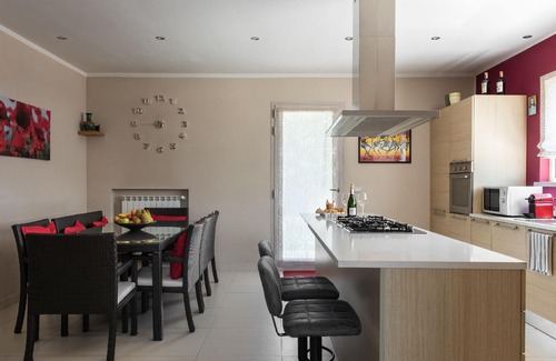 Puliciano House | Holiday house 'A casa di Elena' with private pool