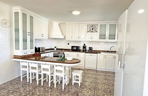 Arguineguin House | Holiday house Arguineguin for 1 - 16 persons with 7 bedrooms - Holiday home