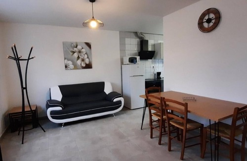 Champagnole House | Holiday house Champagnole for 1 - 6 persons with 3 bedrooms - Row house