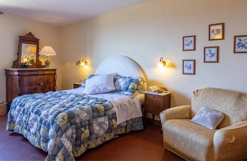 Chiusdino House | Holiday house Chiusdino for 1 - 12 persons with 6 bedrooms - Holiday home