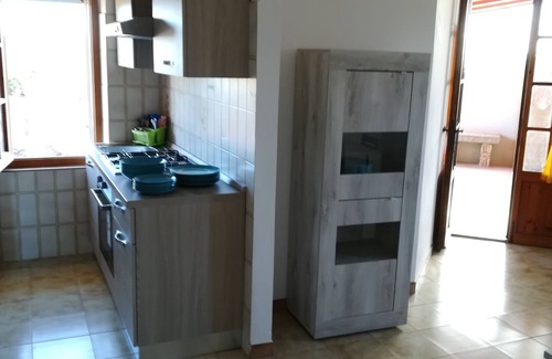 Sa Rocca Tunda Apartment | Holiday house "da Marty & Ale" 200 mt. from the beach, terrace, garden.