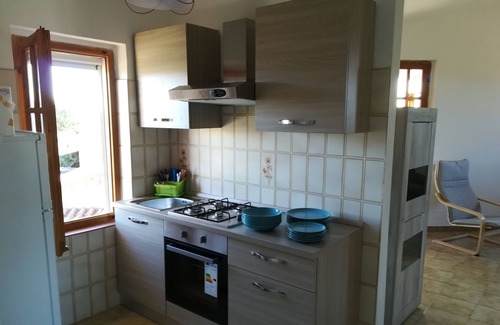 Sa Rocca Tunda Apartment | Holiday house "da Marty & Ale" 200 mt. from the beach, terrace, garden.