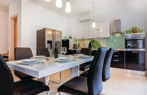 Rasopasno House | Holiday house Dobrinj for 1 - 9 persons with 3 bedrooms - Holiday house