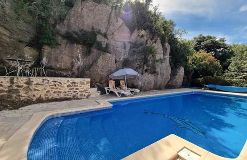 Beaufort House | Holiday house for 8 guests with a private pool