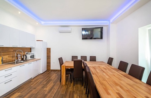 Maslenica House | Holiday House with Private Terrace. High speed Wi-Fi Internet.