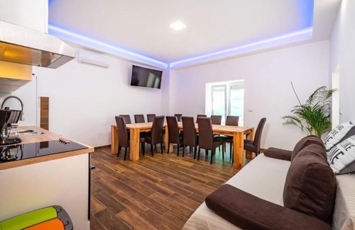 Maslenica House | Holiday House with Private Terrace. High speed Wi-Fi Internet.