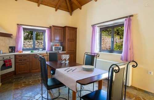 Lefkas House | Holiday House in Apollonii with Private Pool