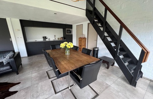 Stavenisse House | Holiday House in Stavenisse with Cosy Terrace