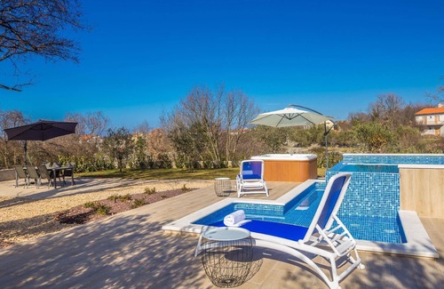 Malinska-Dubasnica House | Holiday house Malinska for 1 - 10 persons with 4 bedrooms - Holiday home