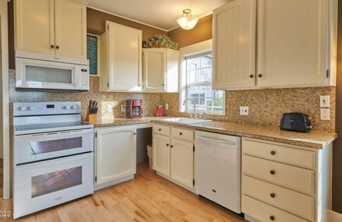 Newport House | Holiday house Newport for 1 - 6 persons with 3 bedrooms - Row house