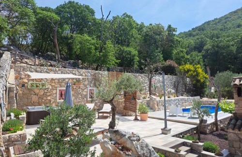 Porozina House | Holiday House - Old Olive