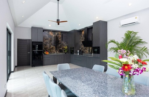 Nong Prue House | Holiday house Pattaya for 1 - 12 persons with 6 bedrooms - Holiday house