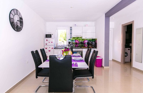 Skrbcici Villa | Holiday house Pink with Pool