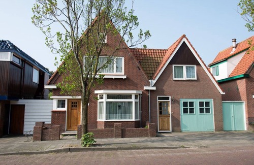 Egmond aan Zee House | Holiday house with garden near the Nat. Park, supermarket, shops and restaurants.