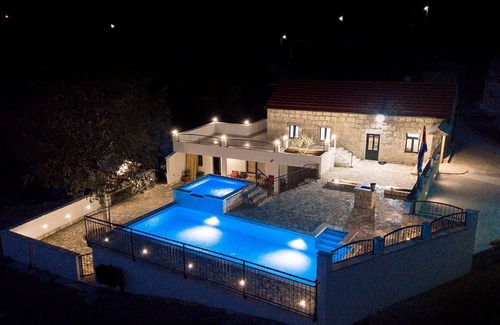 Rascane House | Holiday house Zupa for 1 - 7 persons with 2 bedrooms - Holiday home