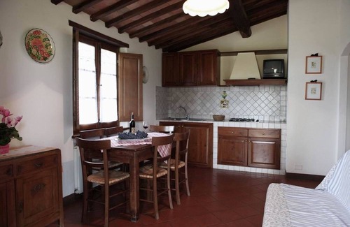 Colle di Val d'Elsa Apartment | Holiday in a former convent from the 14th century - Apartment Il pergolato