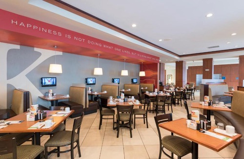 Aurora Hotel | Holiday Inn Aurora North - Naperville by IHG