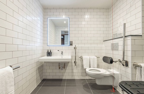 Wrington Hotel | Holiday Inn Bristol Airport by IHG