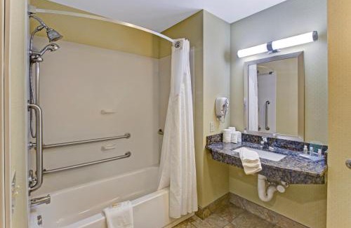 Christiansburg Hotel | Holiday Inn Christiansburg Blacksburg by IHG