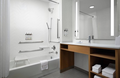 West Chester Hotel | Holiday Inn Cincinnati Liberty Way by IHG
