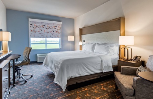 Clarksville Hotel | Holiday Inn Clarksville Northeast by IHG