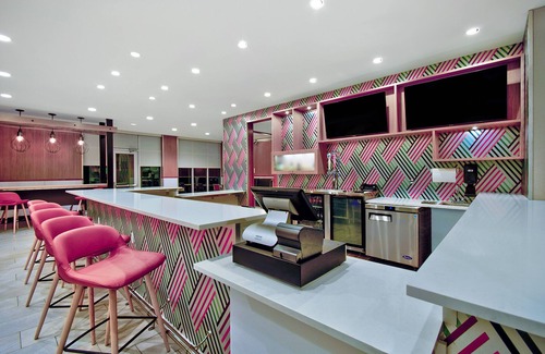 Erie Hotel | Holiday Inn Erie by IHG