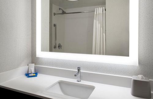 Great Barrington Hotel | Holiday Inn Express Great Barrington by IHG