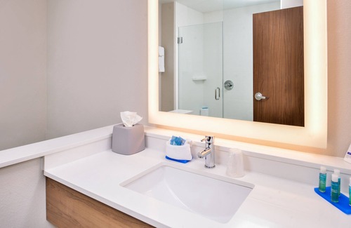 Siloam Springs Hotel | Holiday Inn Express & Suites Siloam Springs by IHG