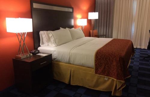 Columbia Hotel | Holiday Inn Express and Suites Columbia University Area by IHG