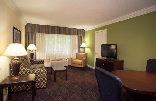 Athens Hotel | Holiday Inn Express Athens - University Area by IHG