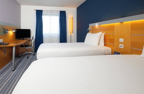 Bedford Hotel | Holiday Inn Express Bedford by IHG
