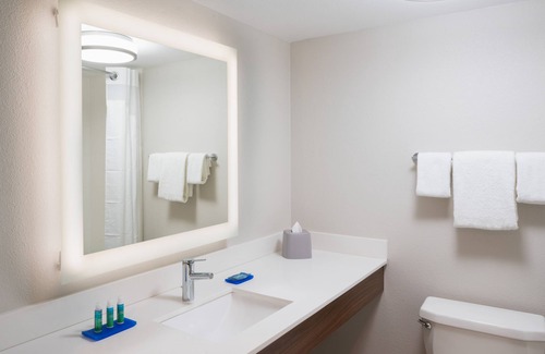 Boca Raton Hotel | Holiday Inn Express Boca Raton-West by IHG