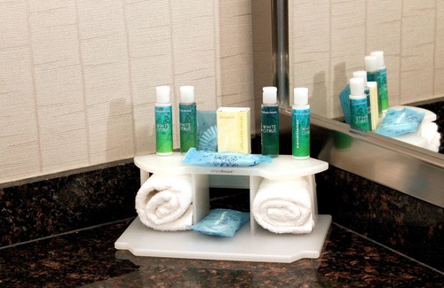 Sherwood Park Hotel | Holiday Inn Express & Suites Sherwood Park-Edmonton Area by IHG