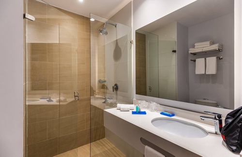 Manga Hotel | Holiday Inn Express Cartagena Manga by IHG