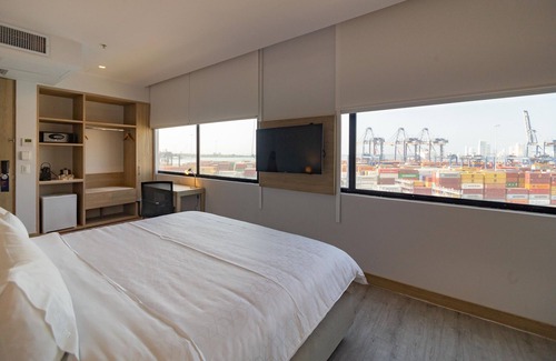 Manga Hotel | Holiday Inn Express Cartagena Manga by IHG