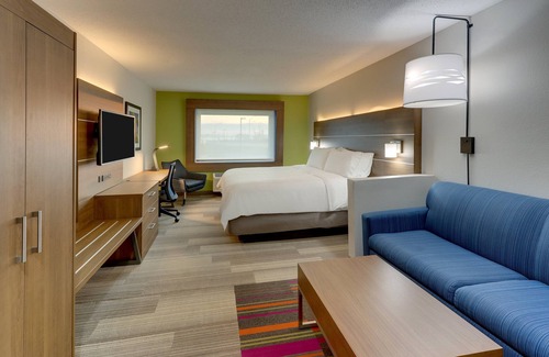 Monroe Hotel | Holiday Inn Express Cincinnati North - Monroe by IHG