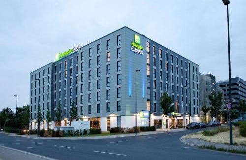 Lichtenbroich Hotel | Holiday Inn Express - Düsseldorf Airport