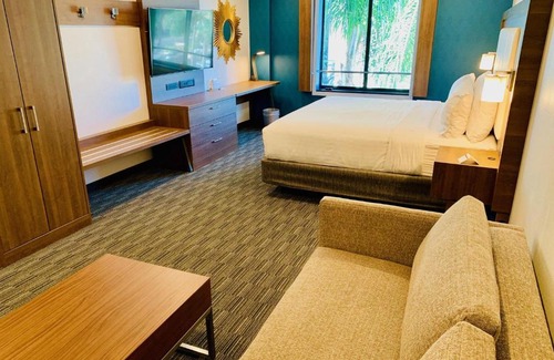 Hollywood Hotel | Holiday Inn Express Hollywood Walk of Fame by IHG