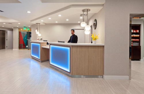 Hollywood Hotel | Holiday Inn Express Hollywood Walk of Fame by IHG