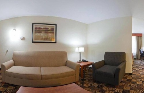 Bainbridge Hotel | Holiday Inn Express Hotel & Suites Bainbridge by IHG