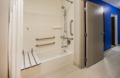 Texas City Hotel | Holiday Inn Express Hotel & Suites Texas City by IHG