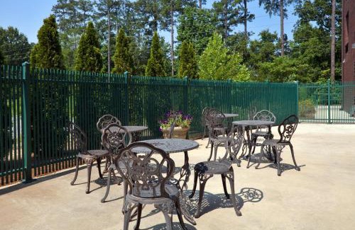 Crestline Heights Hotel | Holiday Inn Express Hotel & Suites Birmingham - Inverness 280 by IHG